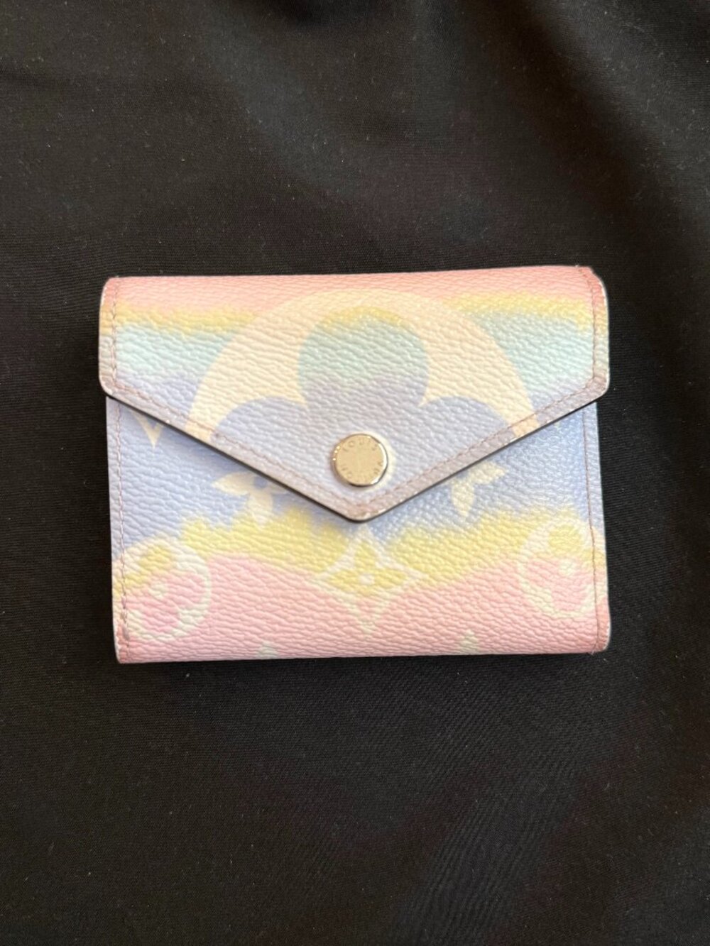 Louis Vuitton Escale Compact Wallet in Pastel Watercolor - w/ box & dustbag